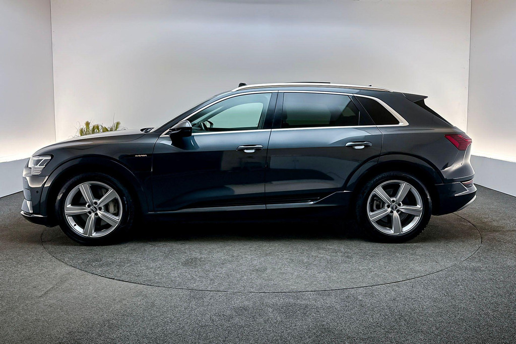 Audi e-tron (J799NK) met abonnement