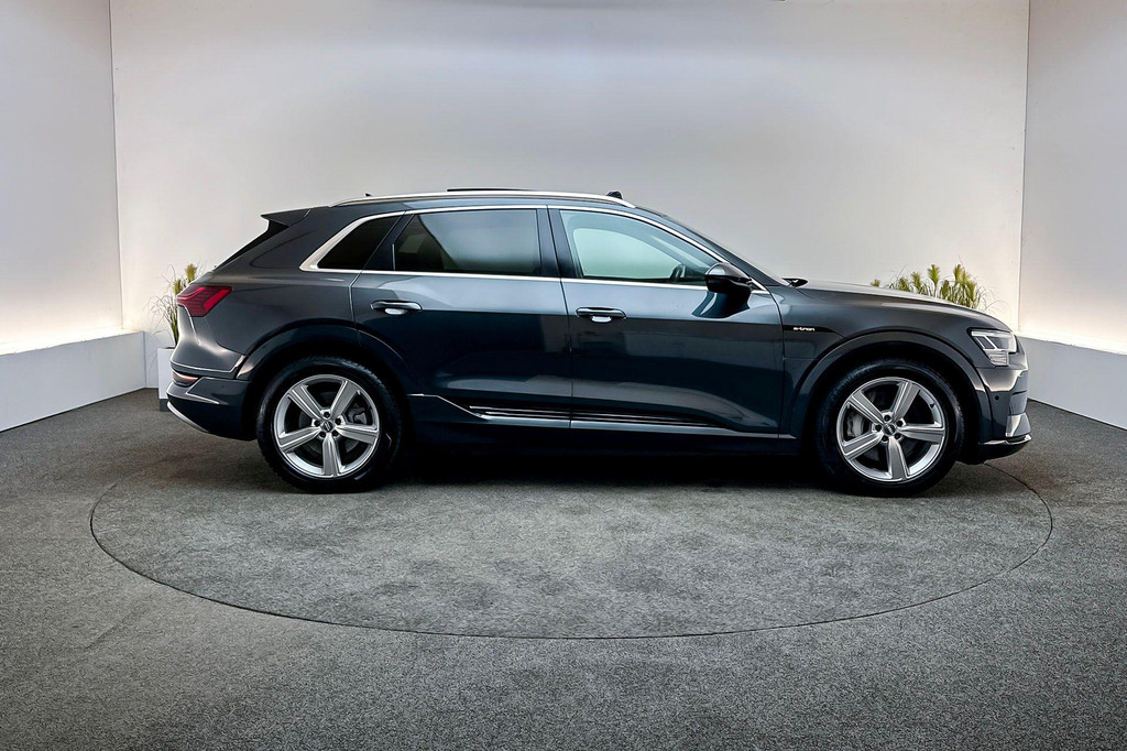 Audi e-tron (J799NK) met abonnement