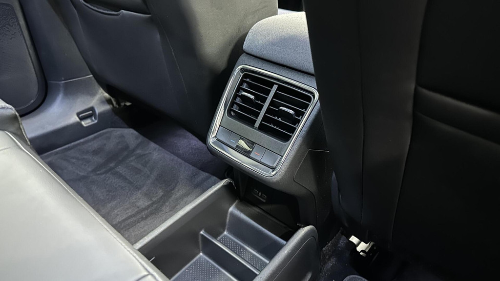 ŠKODA ENYAQ iV (N696SN) met abonnement