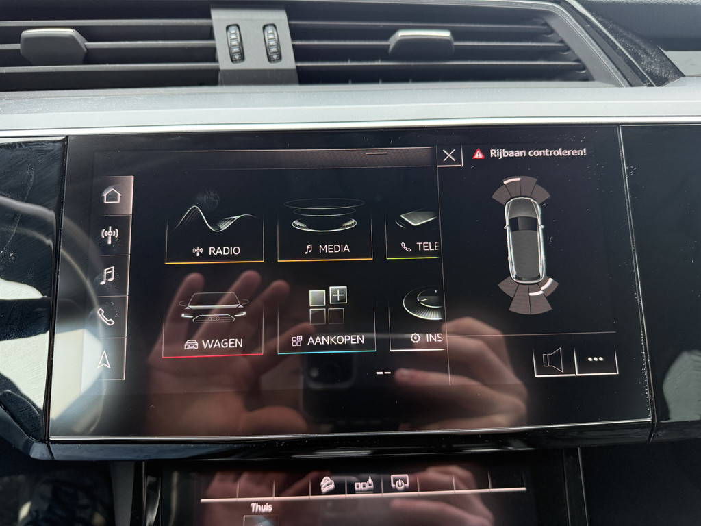 Audi e-tron (K886GP) met abonnement