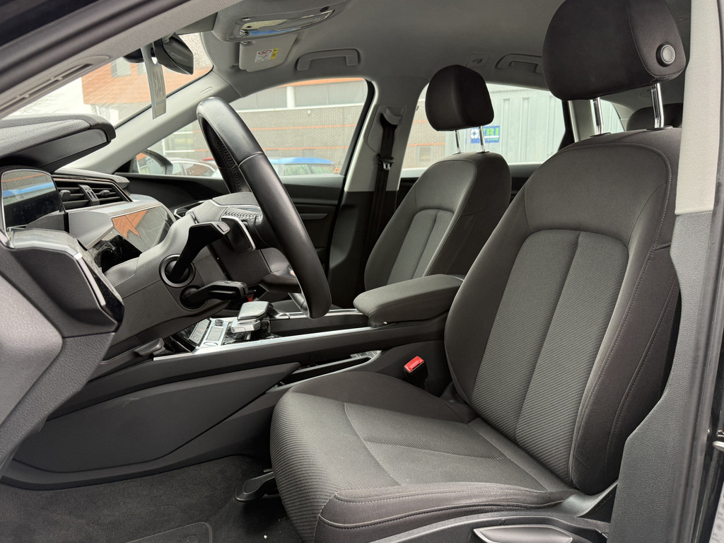 Audi e-tron (K886GP) met abonnement