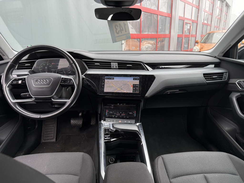 Audi e-tron (K886GP) met abonnement