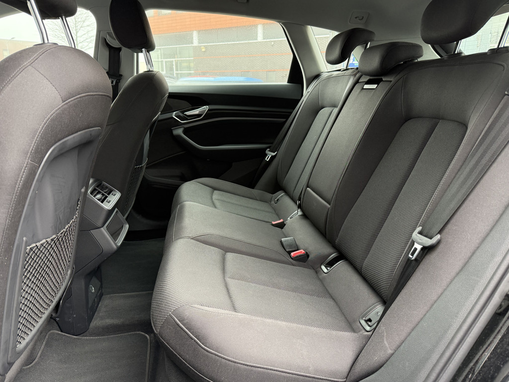 Audi e-tron (K886GP) met abonnement