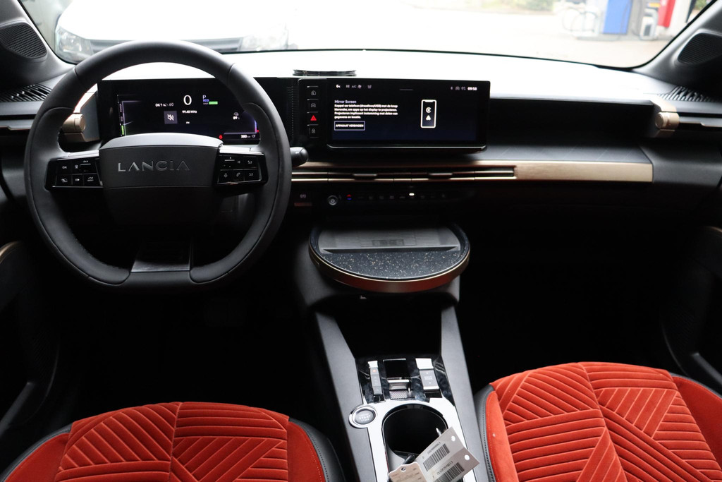 Lancia Ypsilon (JTX43H) met abonnement