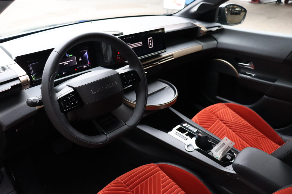 Lancia Ypsilon (JTX43H) met abonnement