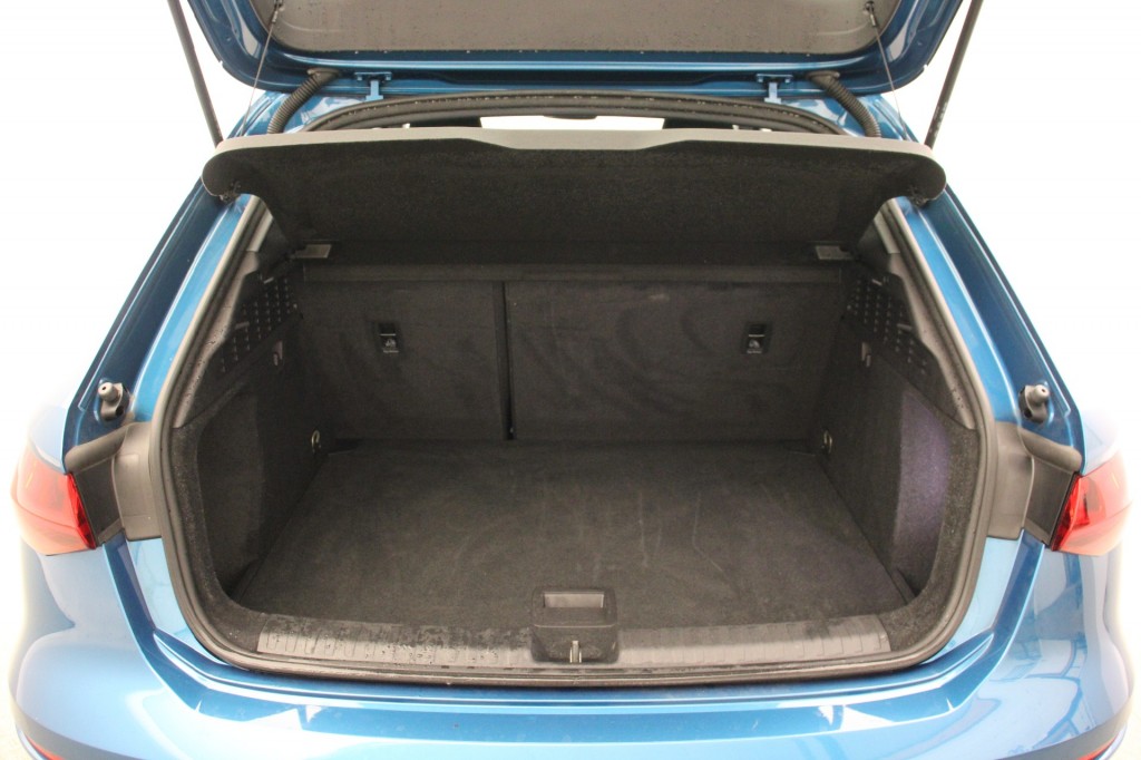 Audi A3 (N831XB) met abonnement