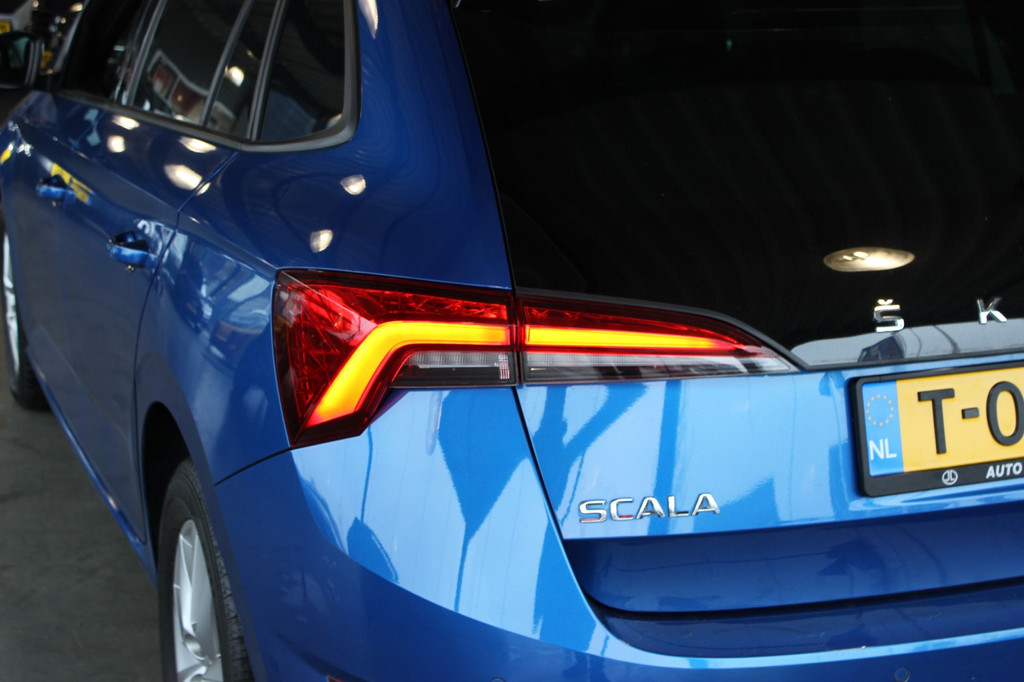 ŠKODA Scala (T080RH) met abonnement