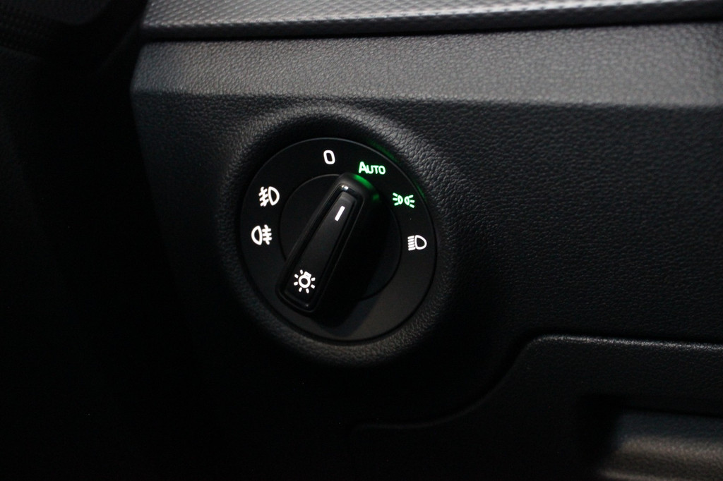 ŠKODA Scala (T080RH) met abonnement