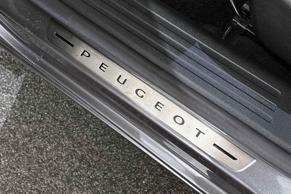 Peugeot 2008 (K066JN) met abonnement