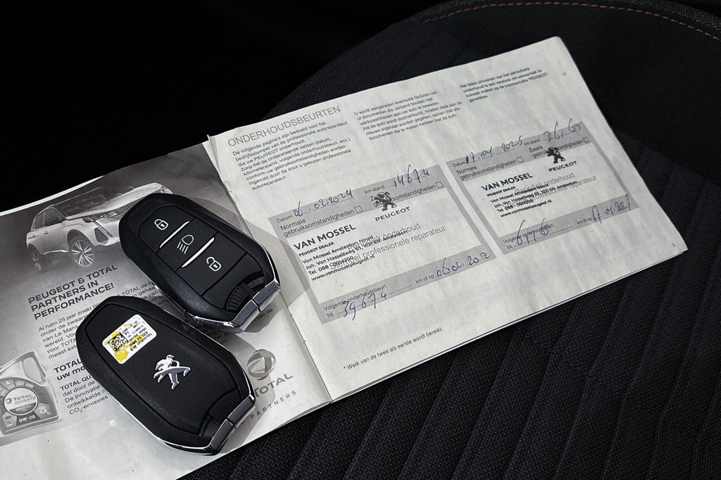 Peugeot e-208 (S495RD) met abonnement