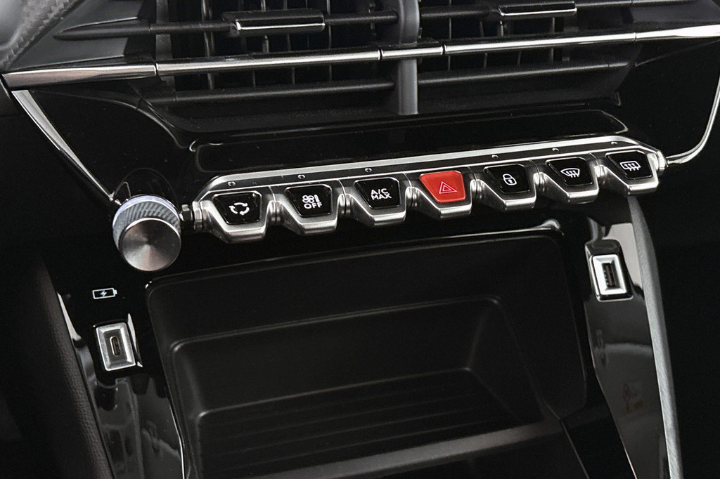 Peugeot e-208 (S495RD) met abonnement