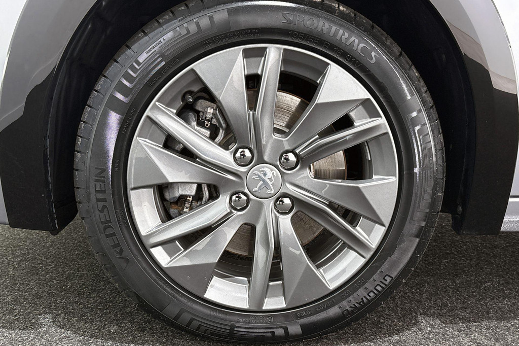 Peugeot e-208 (S495RD) met abonnement