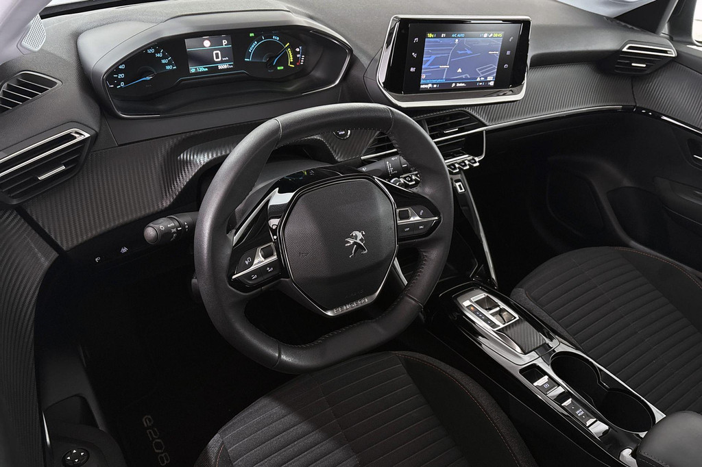 Peugeot e-208 (S495RD) met abonnement