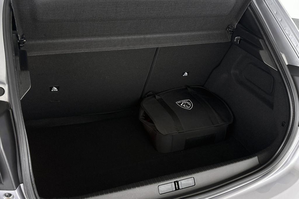 Peugeot e-208 (S495RD) met abonnement