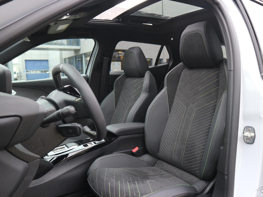 Peugeot e-2008 (JPL32D) met abonnement