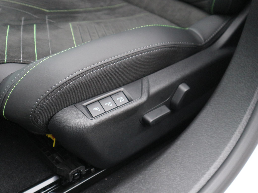 Peugeot e-2008 (JPL32D) met abonnement