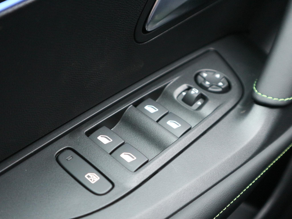 Peugeot e-2008 (JPL32D) met abonnement