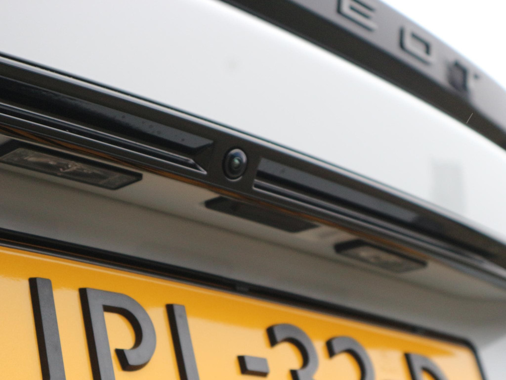 Peugeot e-2008 (JPL32D) met abonnement