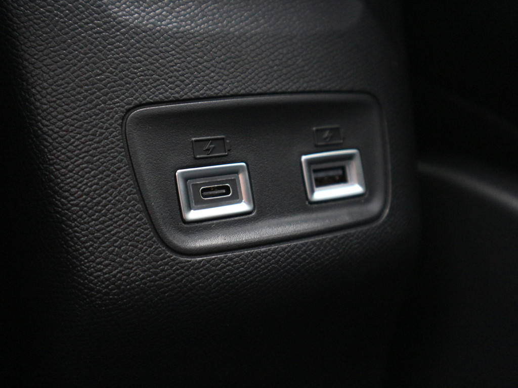 Peugeot e-2008 (JPL32D) met abonnement