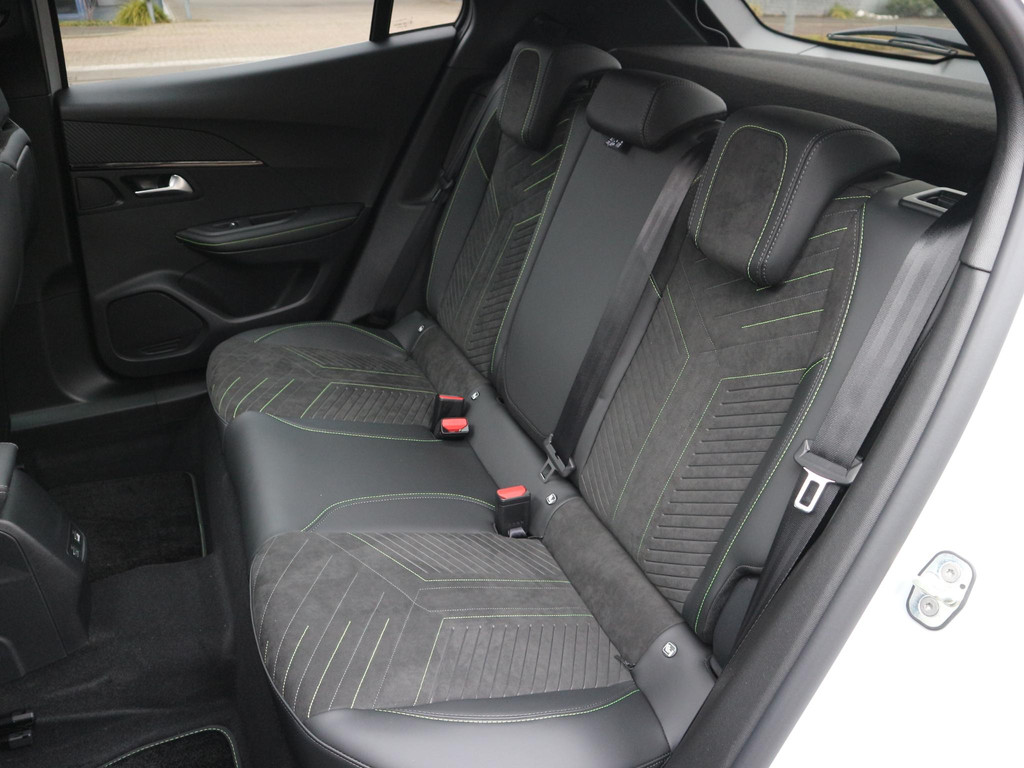 Peugeot e-2008 (JPL32D) met abonnement