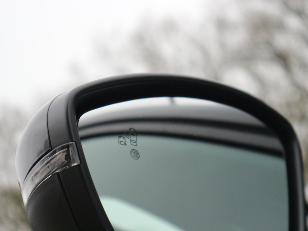 Peugeot e-2008 (JPL32D) met abonnement