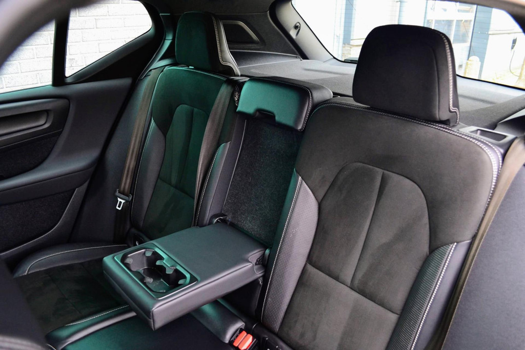 Volvo XC40 (K176GT) met abonnement