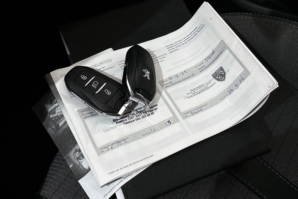 Peugeot e-208 (N817TR) met abonnement