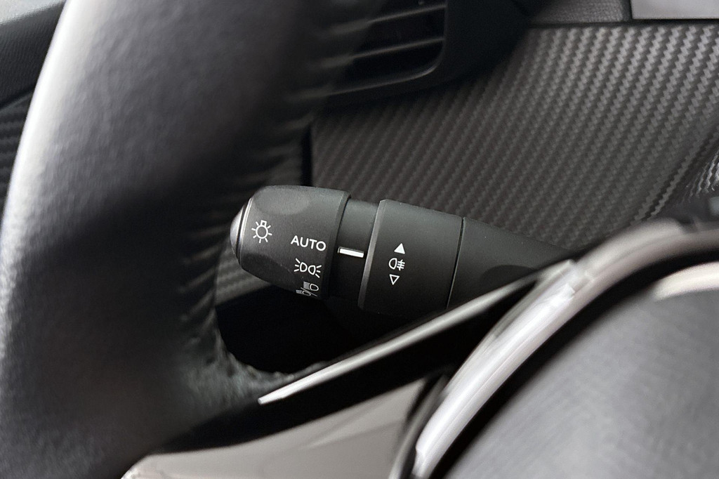 Peugeot e-208 (N817TR) met abonnement