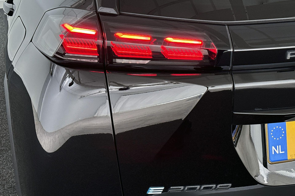 Peugeot e-2008 (X912XN) met abonnement