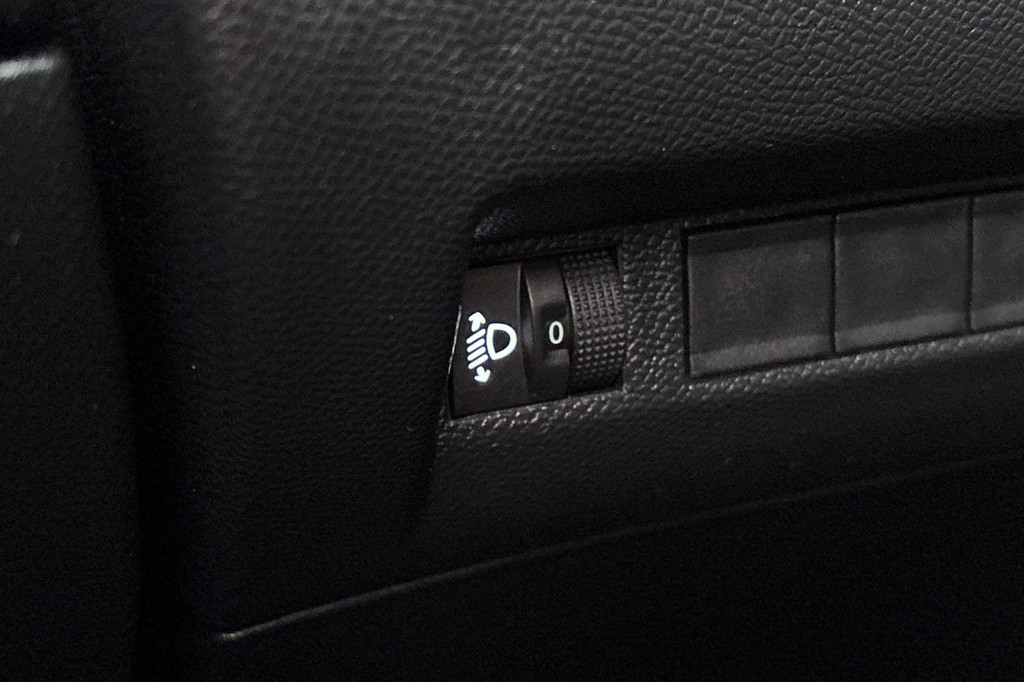 Peugeot e-2008 (X912XN) met abonnement