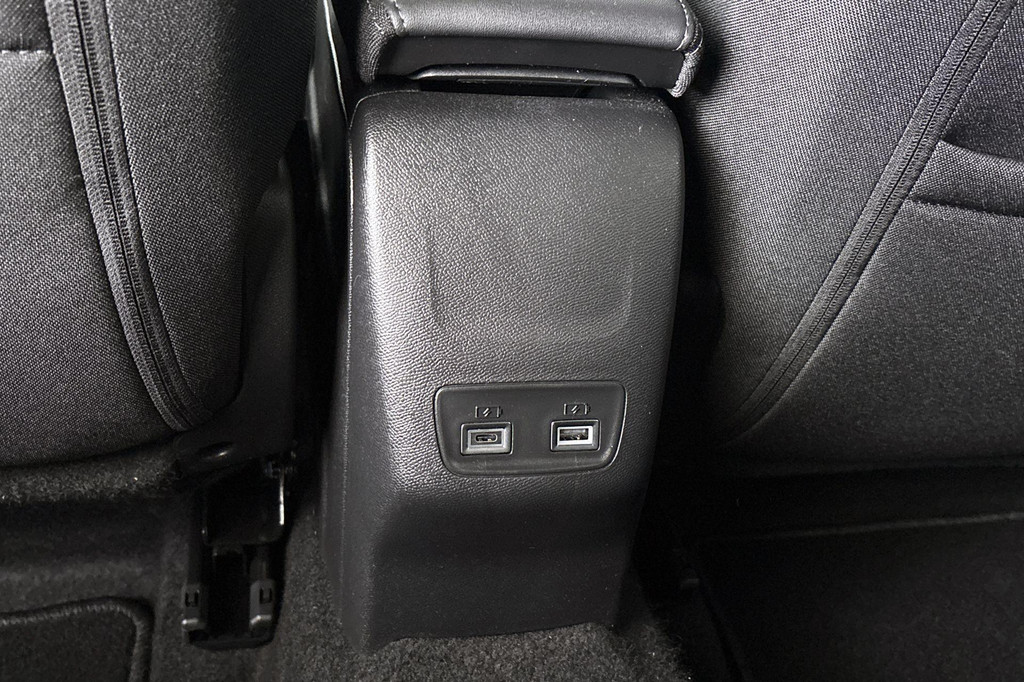 Peugeot e-2008 (X912XN) met abonnement