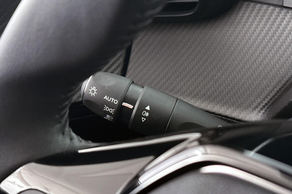 Peugeot e-2008 (X912XN) met abonnement