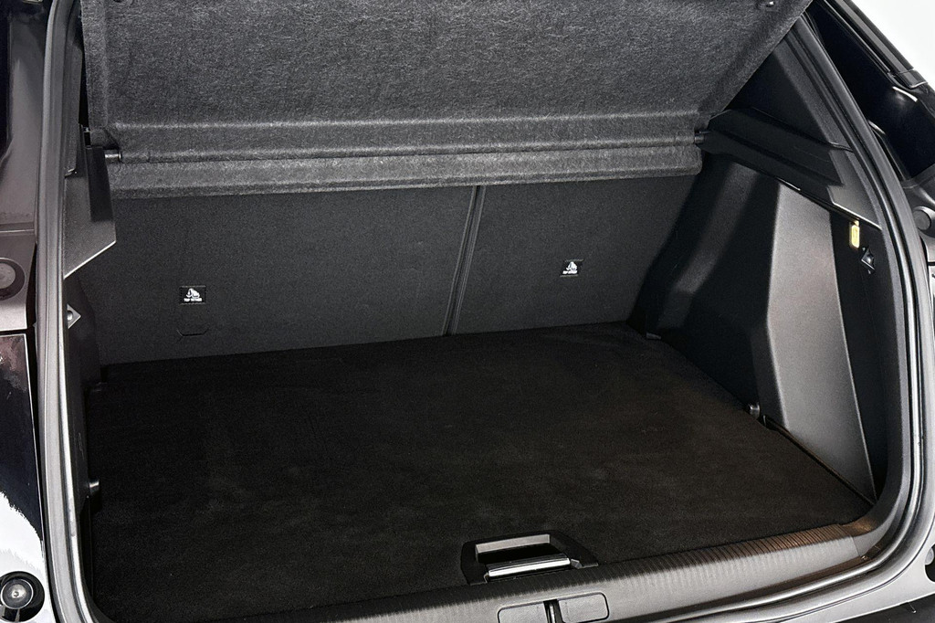 Peugeot e-2008 (X912XN) met abonnement