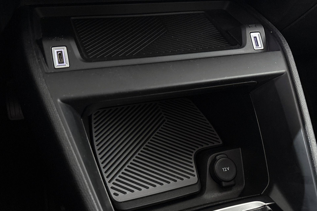 Citroën Ë-C4 (X488HR) met abonnement