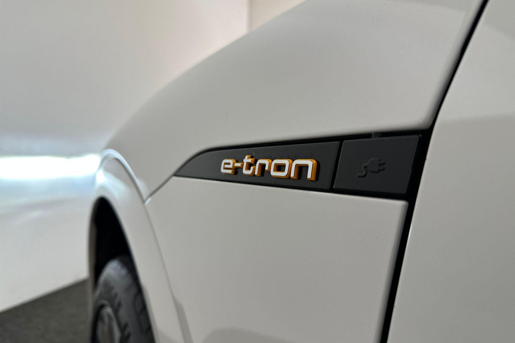 Audi e-tron (L564BR) met abonnement