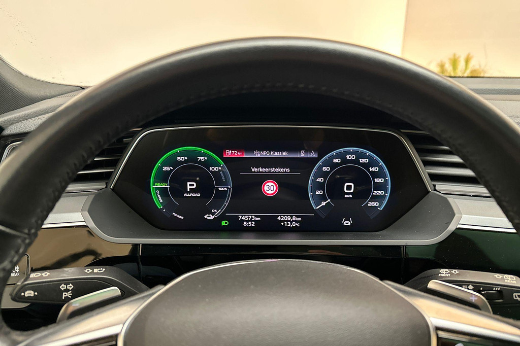 Audi e-tron (L564BR) met abonnement