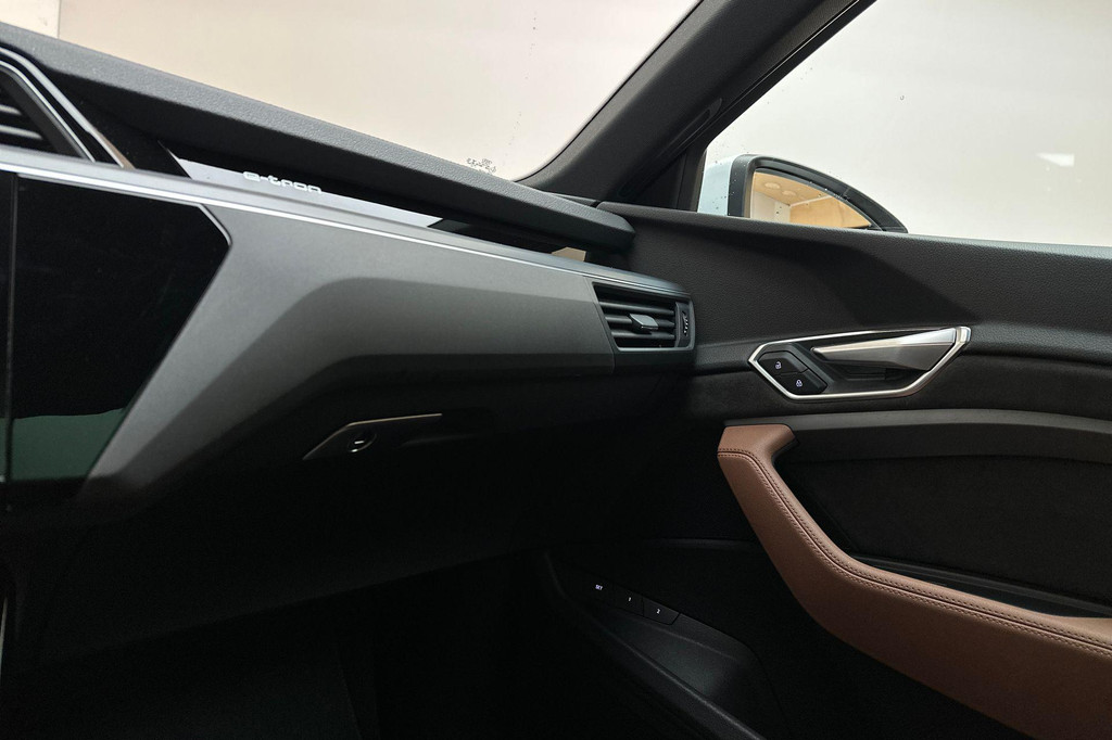 Audi e-tron (L564BR) met abonnement