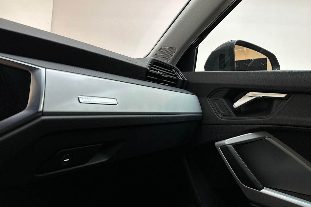 Audi Q3 (R585XB) met abonnement