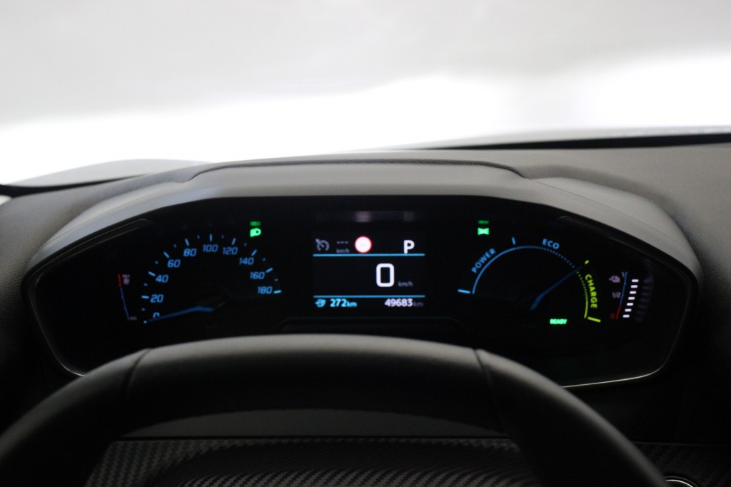 Peugeot e-208 (S906LJ) met abonnement