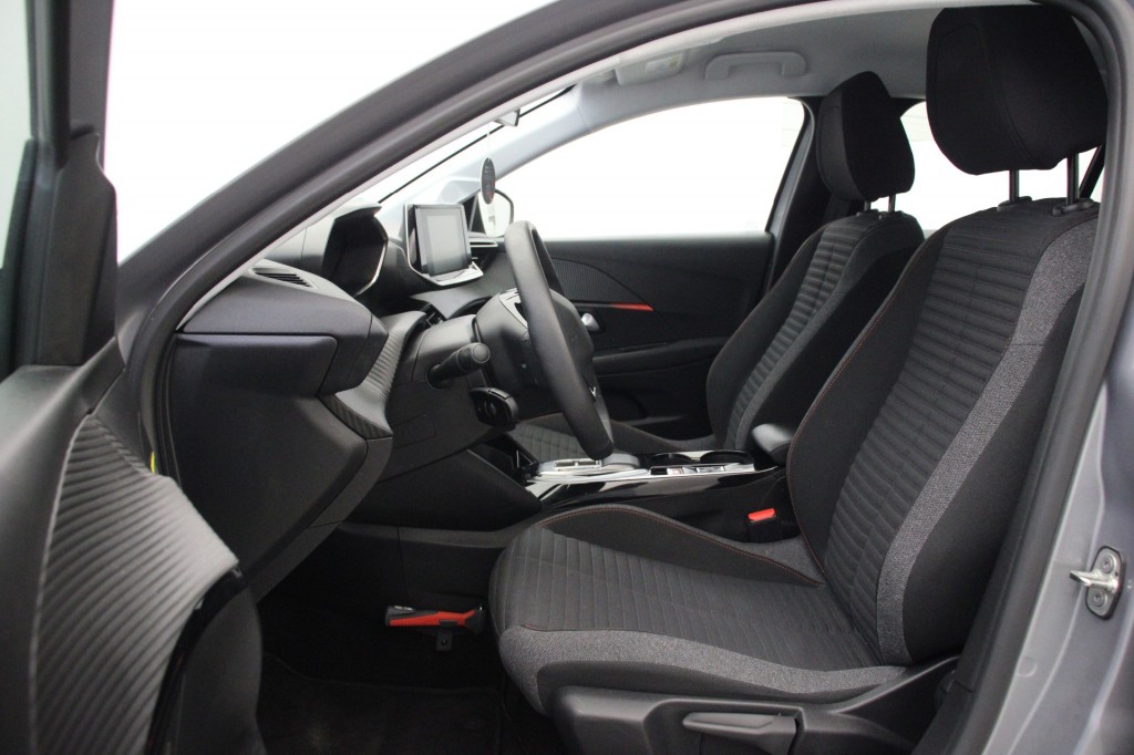 Peugeot e-208 (S906LJ) met abonnement