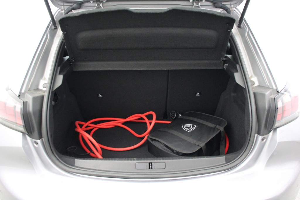 Peugeot e-208 (S906LJ) met abonnement