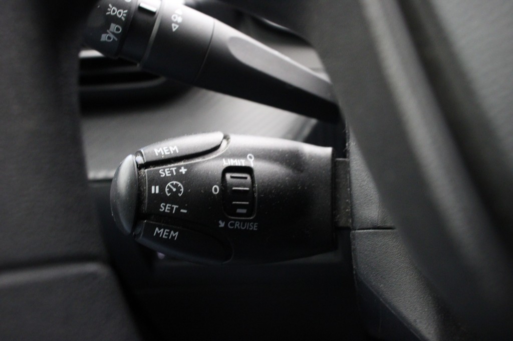 Peugeot 208 (N522PJ) met abonnement