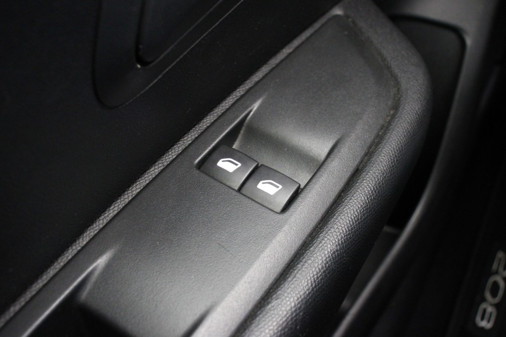 Peugeot 208 (N522PJ) met abonnement