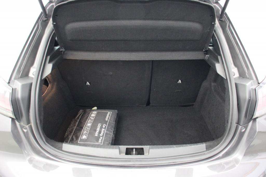 Peugeot 208 (N522PJ) met abonnement