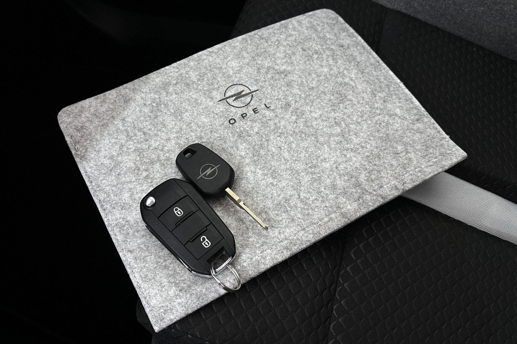 Opel Frontera (HRJ67T) met abonnement