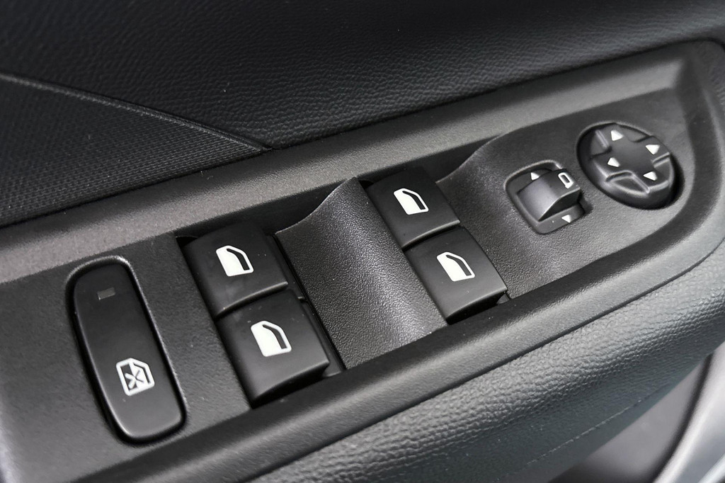 Opel Frontera (HRJ67T) met abonnement