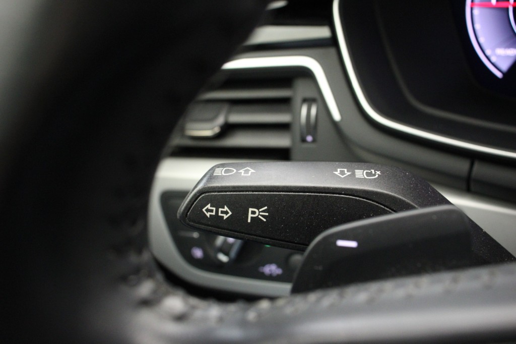 Audi A4 (G500ZV) met abonnement