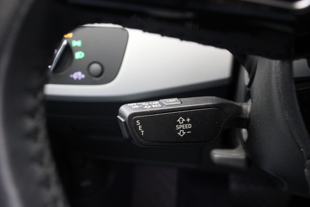 Audi A4 (G500ZV) met abonnement