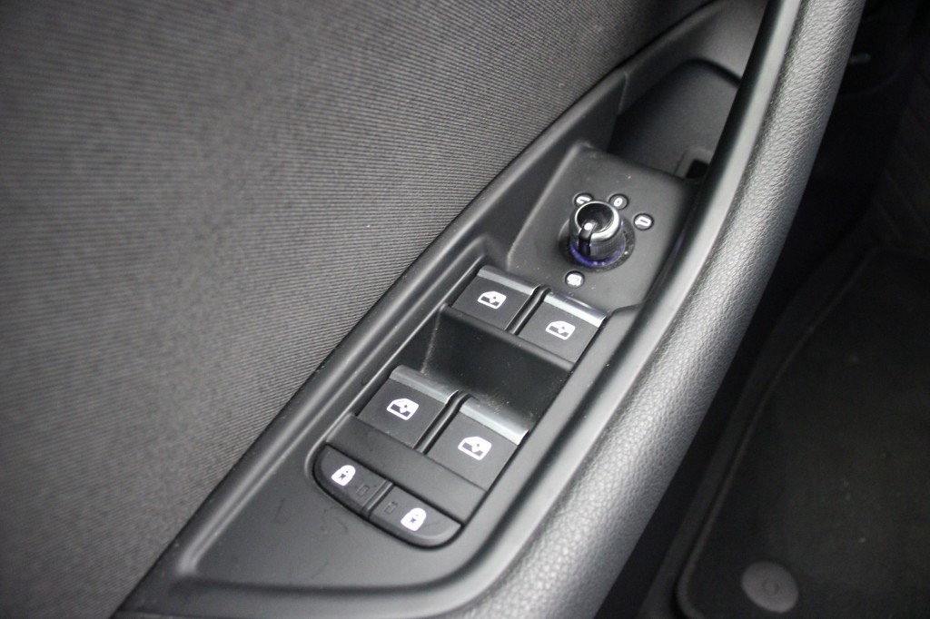 Audi A4 (G500ZV) met abonnement