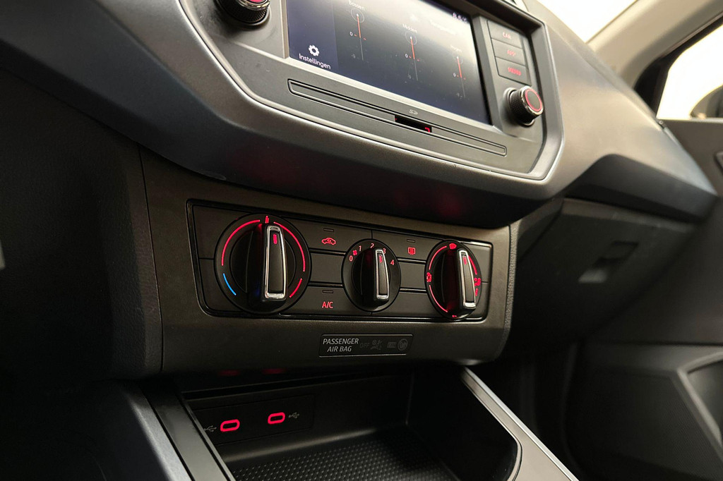 Seat Arona (L032TS) met abonnement